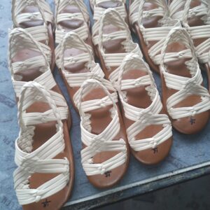 Huarache tejido o de araña de piel